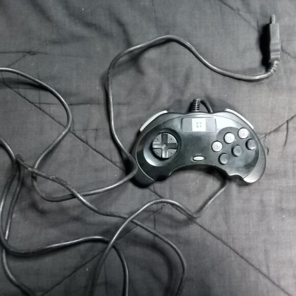 High Frequency Game Control Pad (2) + Sega Saturn Box - Picture 5 of 6